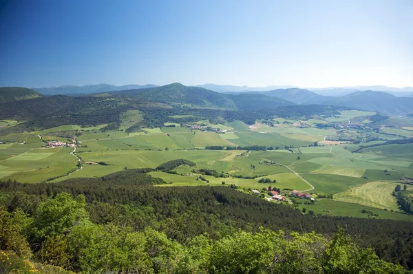 潘普洛纳的旁边的绿色山谷 — 图库照片