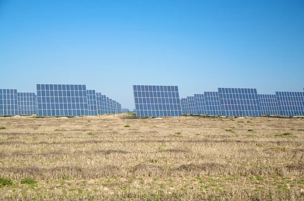 Группа солнечных батарей — стоковое фото