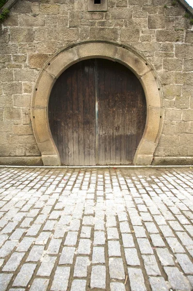 Подковообразная дверь — стоковое фото