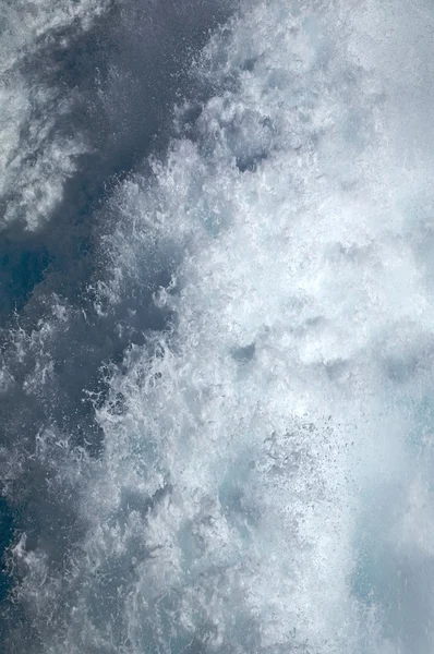 Джетна вода моторного човна — стокове фото