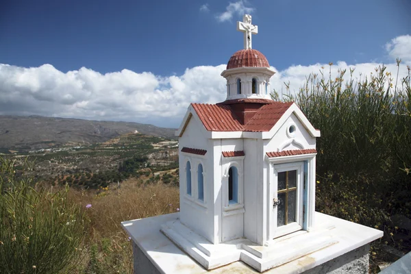 Mini biały kościół — Zdjęcie stockowe
