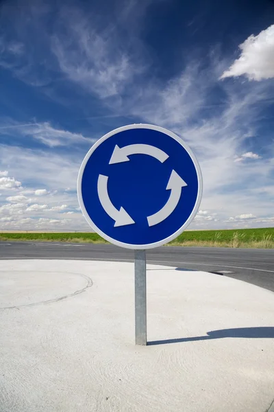 Roundabout sinal azul — Fotografia de Stock