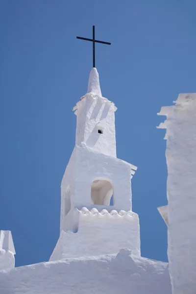 Белая колокольня — стоковое фото