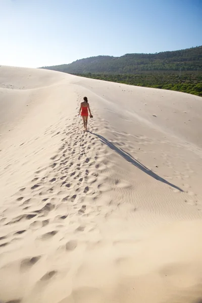 Caminando en la duna de playa de Bolonia —  Fotos de Stock
