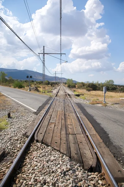 Järnvägen korsa vägen — Stockfoto