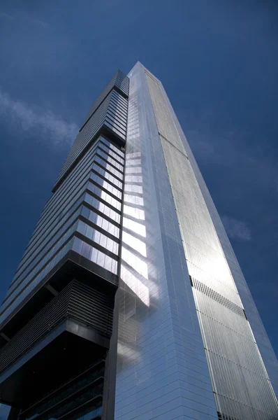 Återspegla tower — Stockfoto