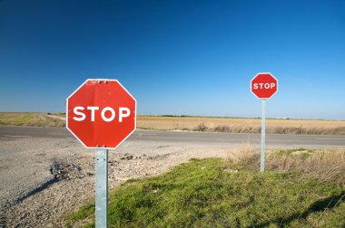 stop trafik işaretleri çifti