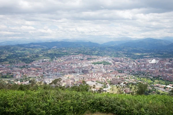 Krajobraz miasta Oviedo — Zdjęcie stockowe