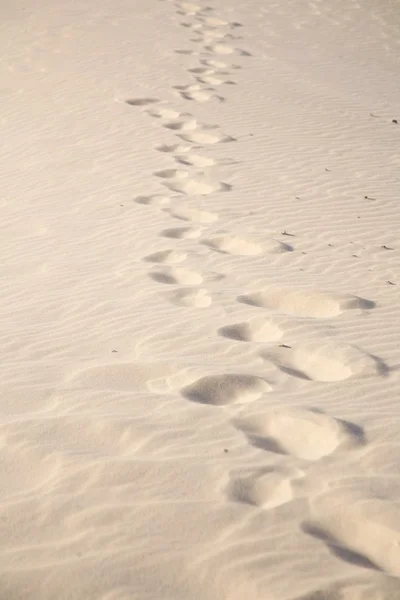 Pistas suaves na praia de areia — Fotografia de Stock