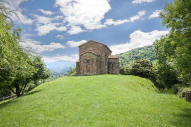 Santa cristina de lena kilise