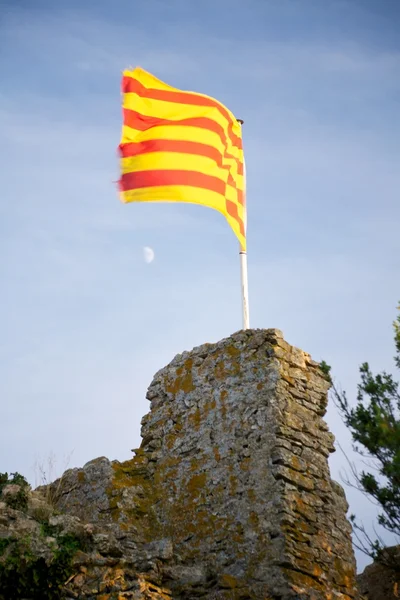 Bandiera catalana e luna — Foto Stock