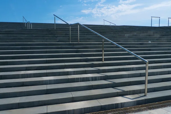 금속 계단으로 계단 — 스톡 사진