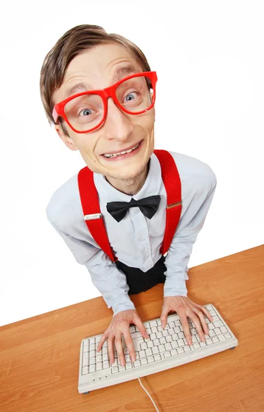컴퓨터에 재미 있는 남자 — 스톡 사진