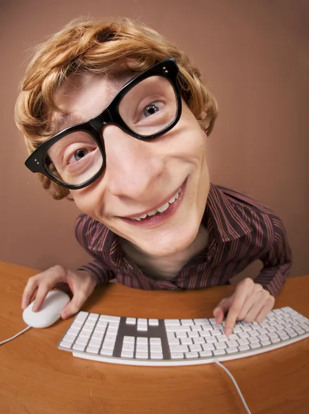 Zábavný chlapík v počítači — Stock fotografie