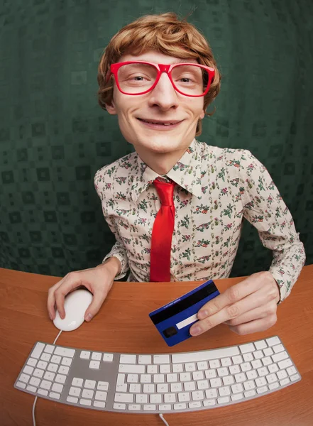 Αστείος τύπος στον υπολογιστή — Φωτογραφία Αρχείου