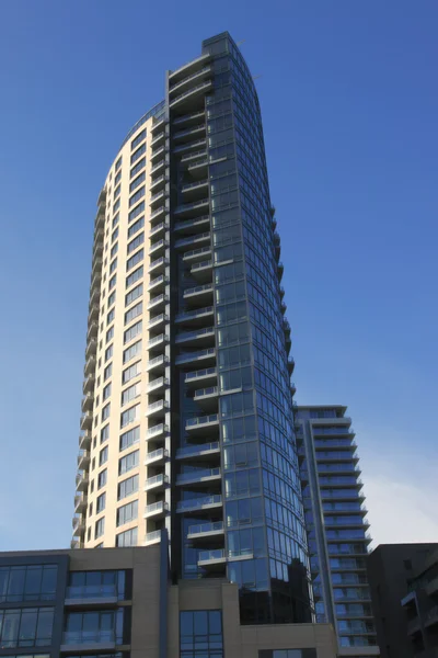 Novo complexo de condomínios arranha-céus, Portland OR . — Fotografia de Stock