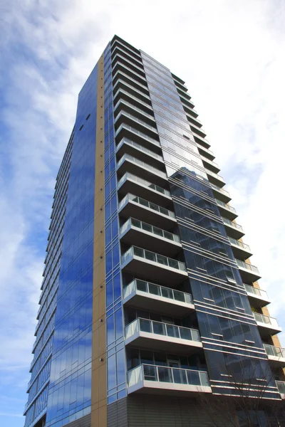 Nowy wysoki wzrost apartamenty, wieżowce. — Zdjęcie stockowe