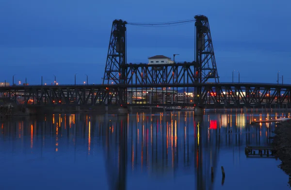 Steel bridge at dusk. — Stock Photo, Image