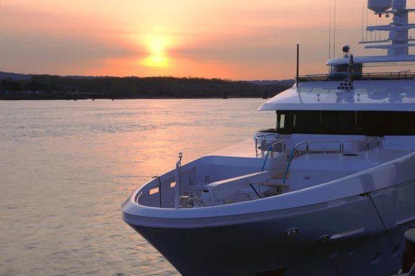 Sunset & yacht. — Stock Photo, Image