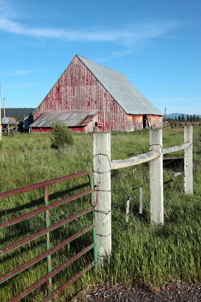 Staré stodoly a plot, oregon. — Stock fotografie