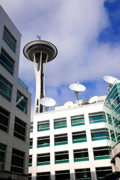 Satellite dishes, communication media center & Seattle needle tower. — Stock Photo, Image