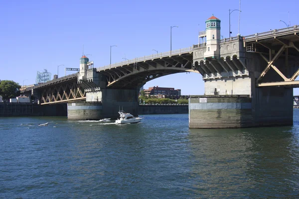 A morrison-híd, a portland, vagy모리슨 다리, 포틀랜드 또는. — 스톡 사진