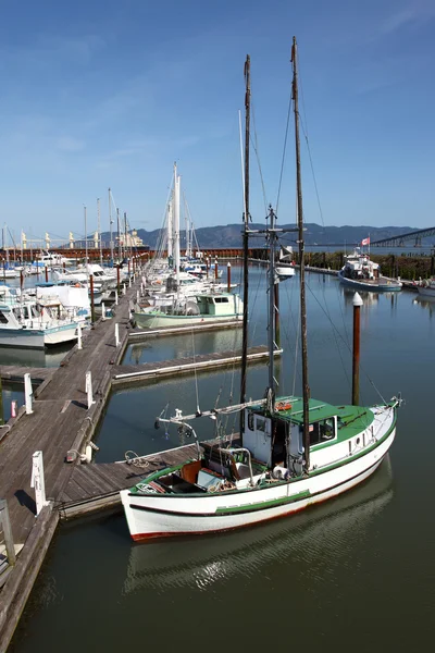 Um pequeno barco de pesca, Astoria Oregon — Fotografia de Stock
