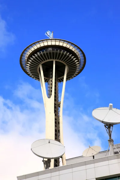 Seattle-i space tű torony & műholdas ételek. — Stock Fotó