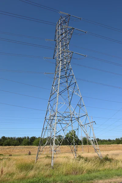 Energía eléctrica y sistema de suministro . — Foto de Stock