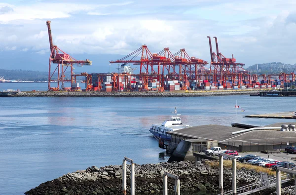 Industrial port of Vancouver BC Canada & seabus transport termin — Stock Photo, Image