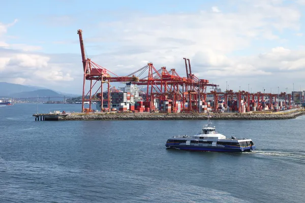 Промышленный порт Ванкувера BC Canada & морской транспорт . — стоковое фото