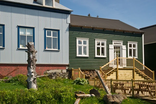 Wooden houses in the icelandic town Borgarnes — Stock Photo, Image