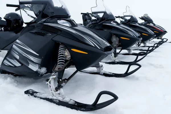 Skidoo's in a row — Stock Photo, Image
