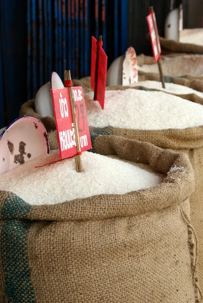 Ryż z przeznaczeniem do sprzedaży — Zdjęcie stockowe