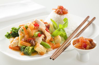 CHICKEN STIR FRY WITH RICE clipart