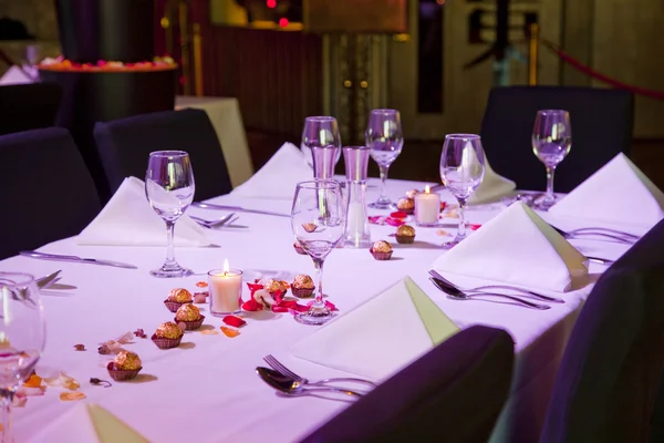 특별 한 occation 레스토랑 테이블 설정 — 스톡 사진