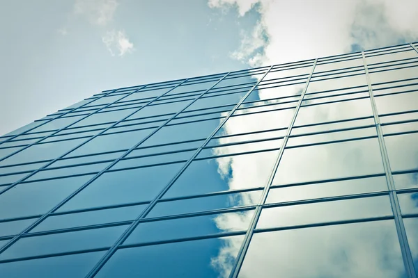 Moderno edificio in vetro aziendale — Foto Stock