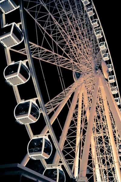 Reuzenrad gloeien bij nacht — Stockfoto