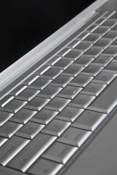 Moderna silver laptop tangentbord konceptet Foto — Stockfoto