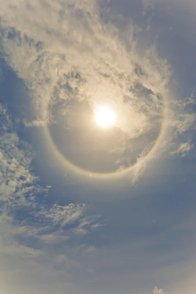 Sircular 무지개와 구름 태양 — 스톡 사진