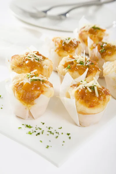 Mini-muffins queijo & Relish de tomate — Fotografia de Stock