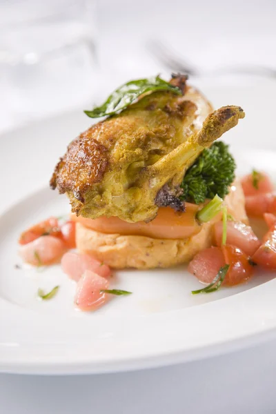 Petto di pollo rivestito in stile malese pomodoro dolce, cipolla, g — Foto Stock