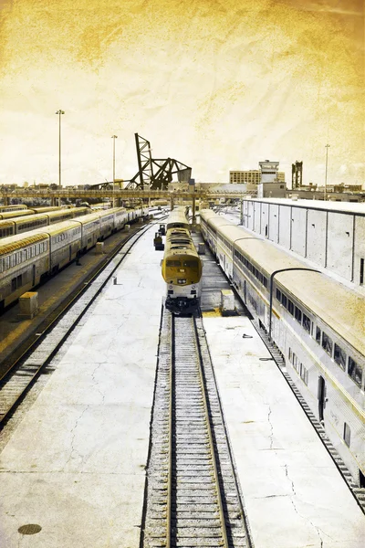 วินเทจดีไซน์ - รถไฟในเมืองใหญ่ — ภาพถ่ายสต็อก