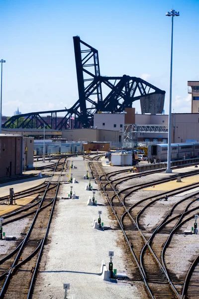 Järnvägen i storstad — Stockfoto