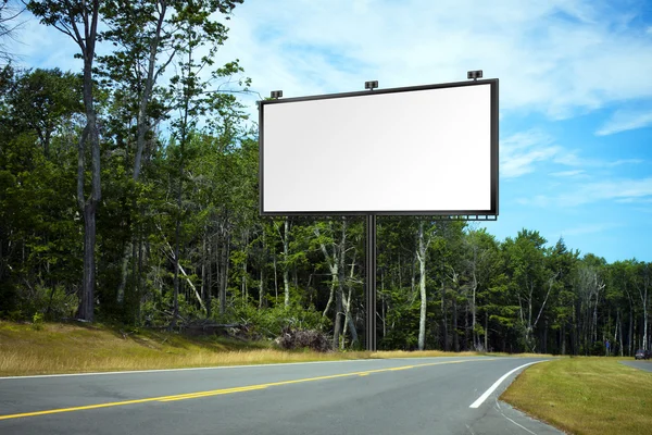 Ülke yolda billboard — Stok fotoğraf