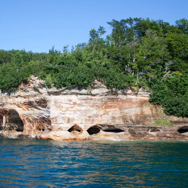 上部半岛-图所示的岩石国家湖岸 — 图库照片