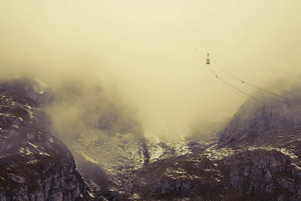 Cable car in Dolomites — Stock Photo, Image