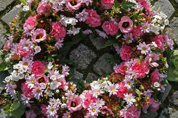 Pink garland — Stock Photo, Image
