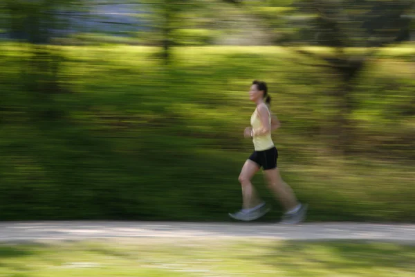 Ensam jogging — Stockfoto