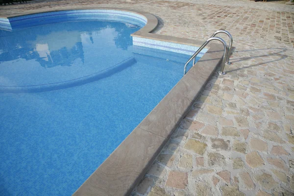Belle piscine italienne — Photo